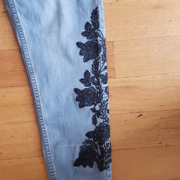 Jean - Picture 4 of 5